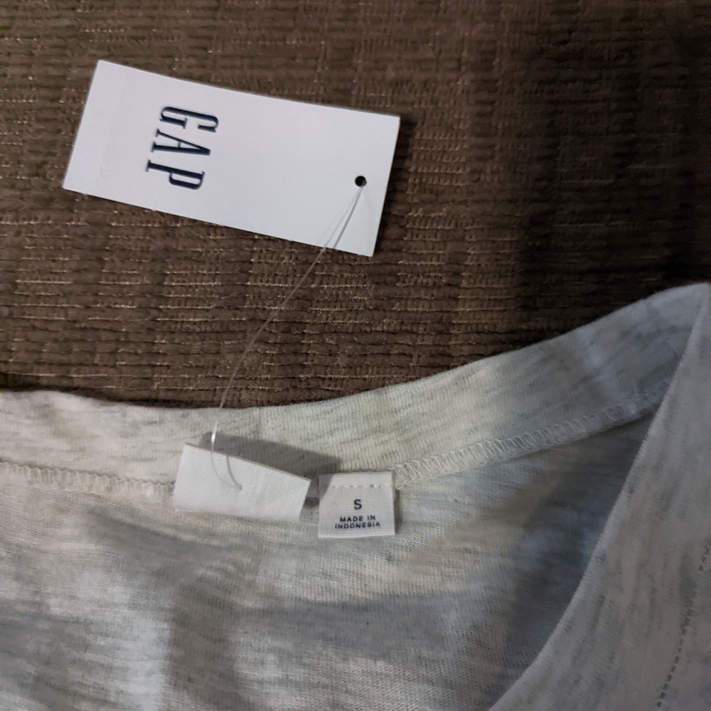 Gap tee - Picture 2 of 4